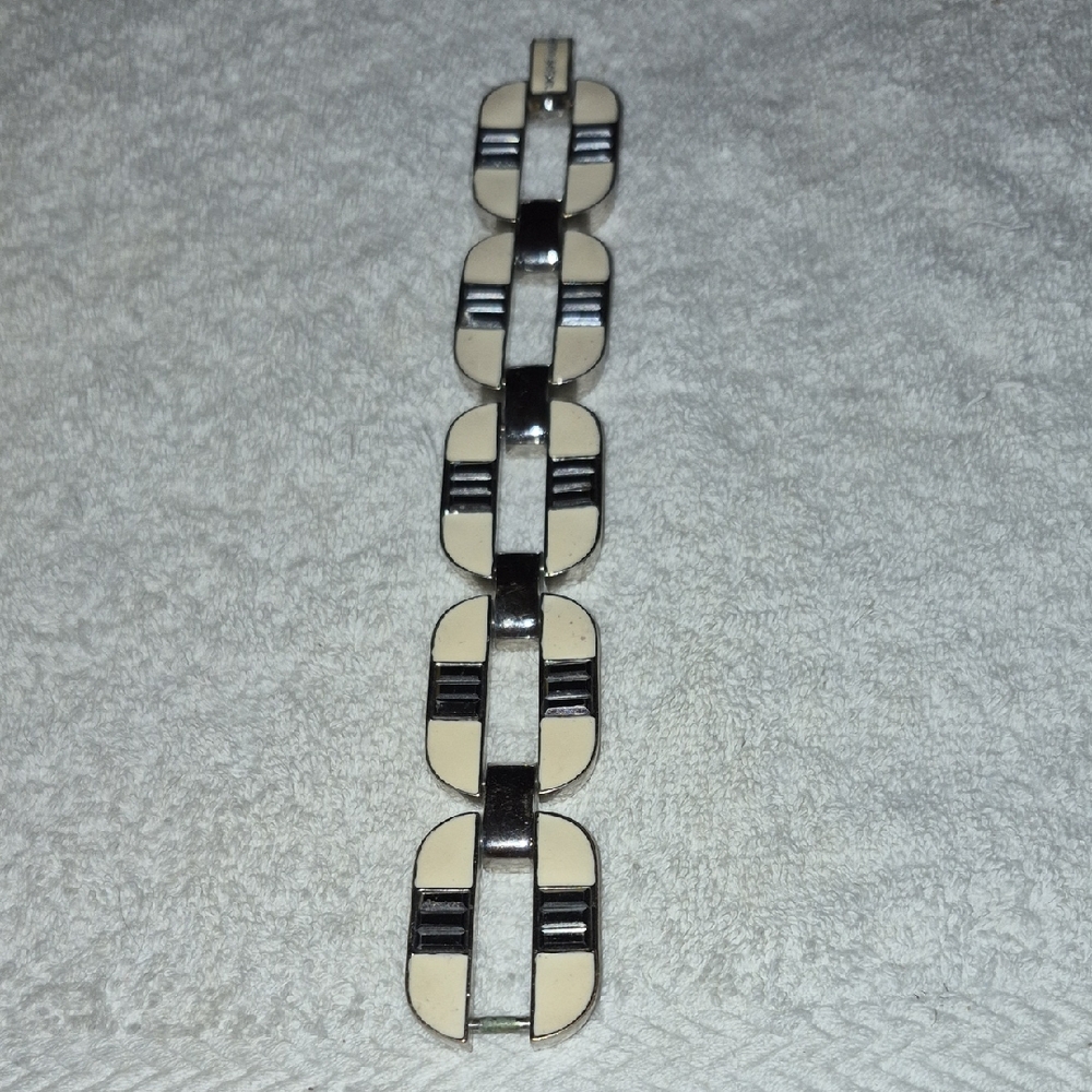 Henri Bendel Silver Tone Cream Enamel Link Chain Bracelet 7.5